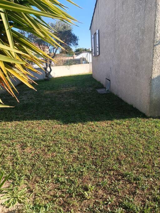 Belle villa de 90m2 au calme avec jardin et parking à 10 mn de la mer en voiture Fos-sur-Mer Exterior foto