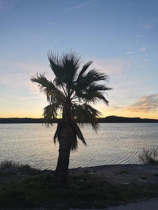 Belle villa de 90m2 au calme avec jardin et parking à 10 mn de la mer en voiture Fos-sur-Mer Exterior foto